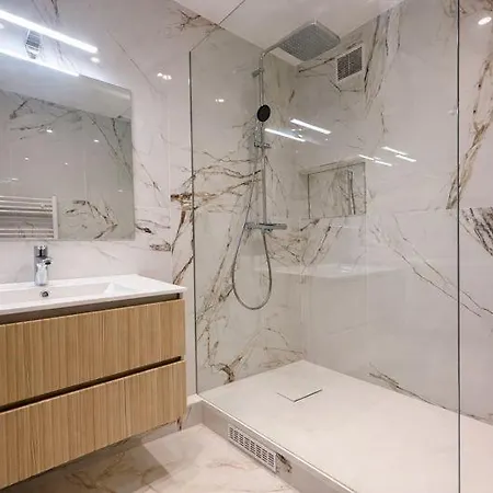 Apartment Elegant New With Terrace - Pont De Saint-cloud *